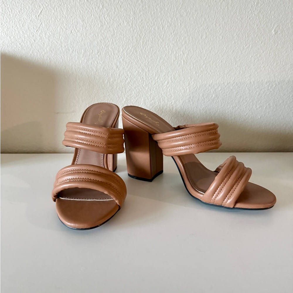 Tan Quilted Block Heel Sandals – Size 10